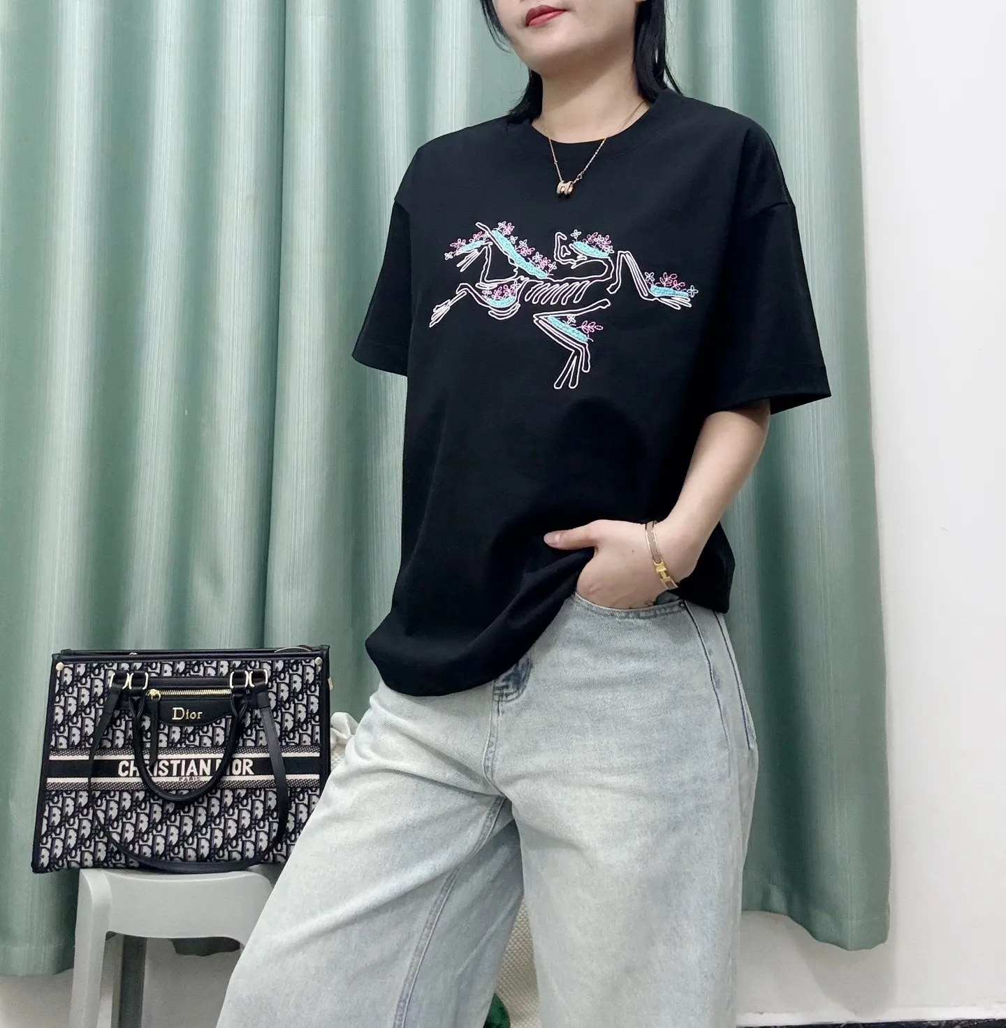 Black ， Same Style
